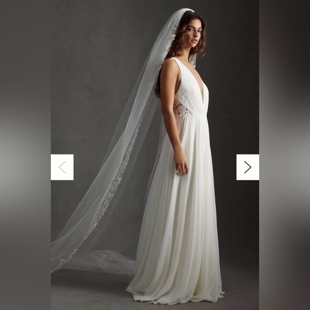 Elegant White V-Neck Chiffon Wedding Dress